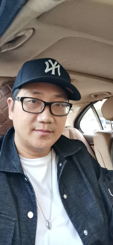拥抱幸福的第一张照片--上门女婿服务网