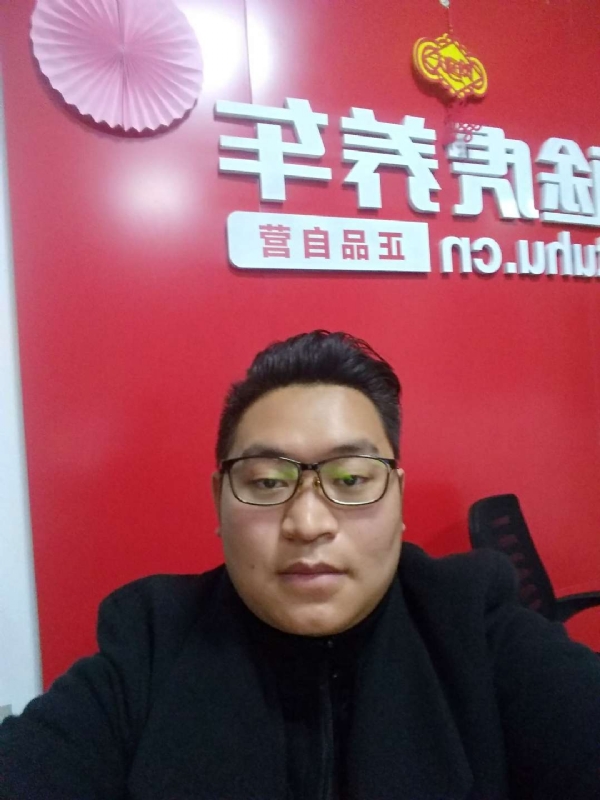 向上倾斜45度的第一张照片--上门女婿服务网