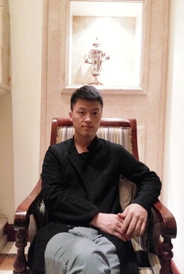 制片人杨亚林的第一张照片--上门女婿服务网