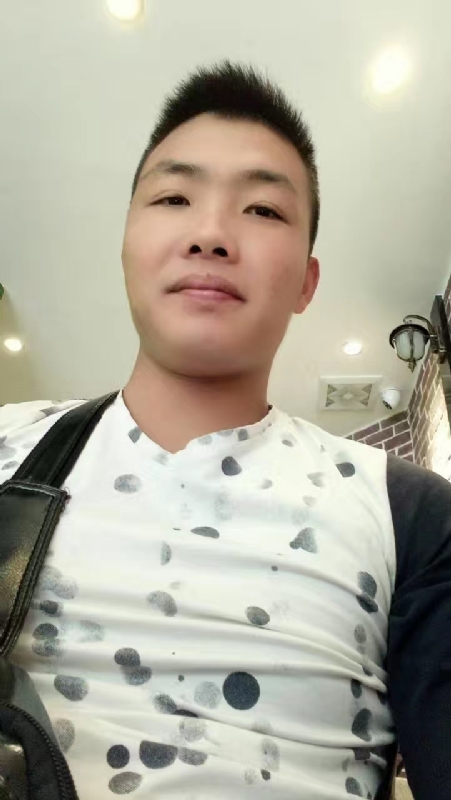 吃生蚝的小乖乖的第一张照片--上门女婿服务网
