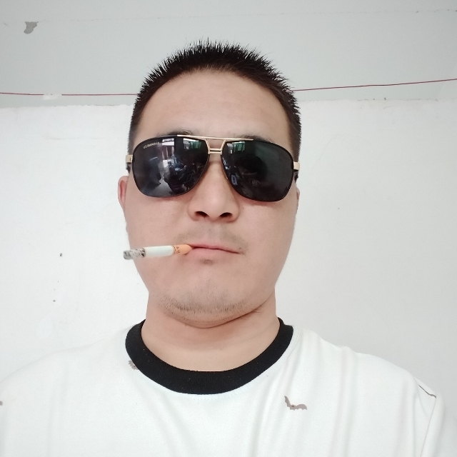 白伟伟的第一张照片--上门女婿服务网