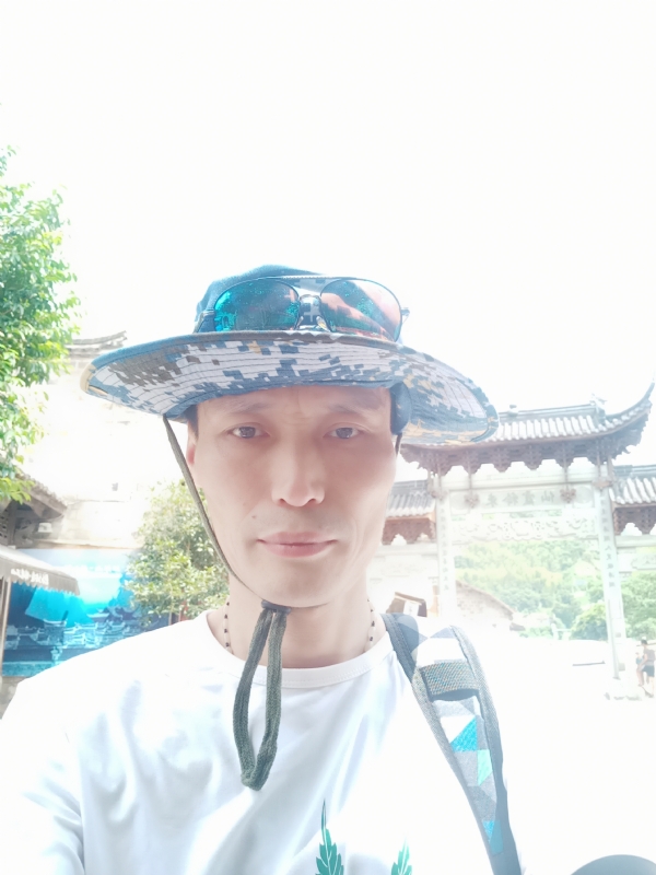童群海的第一张照片--上门女婿服务网