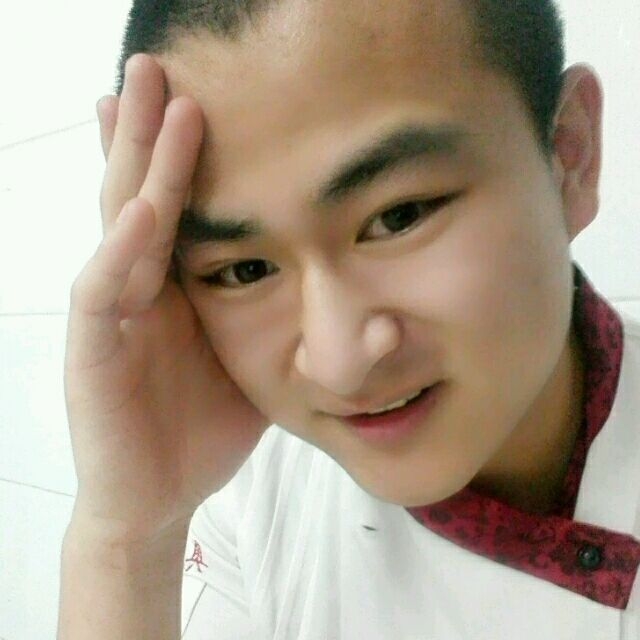人潮拥挤的第一张照片--上门女婿服务网