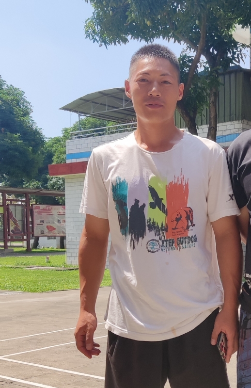 孤鹰的第一张照片--上门女婿服务网