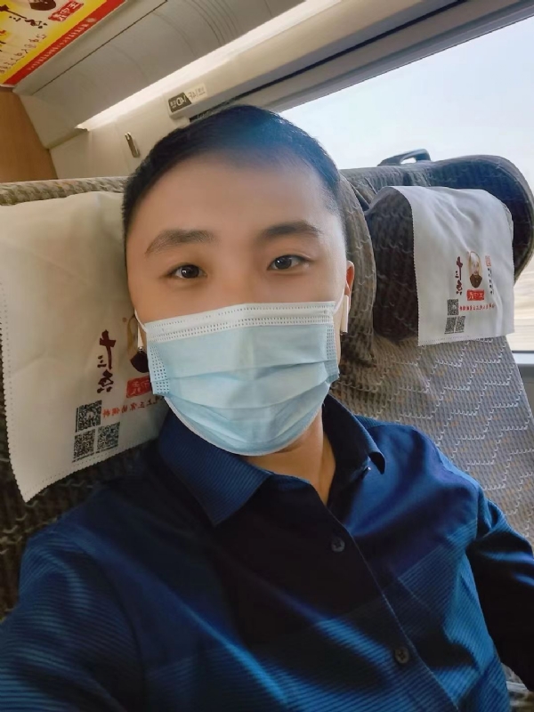 孤独的小屁猪的第二张照片--上门女婿服务网