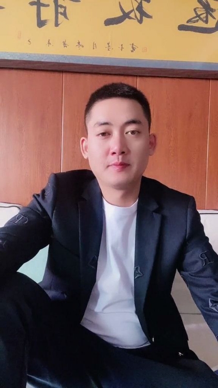 李泽胜的第一张照片--上门女婿服务网