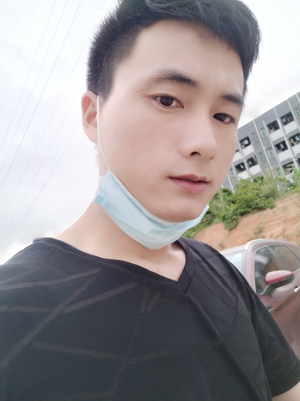 何凡的第二张照片--上门女婿服务网