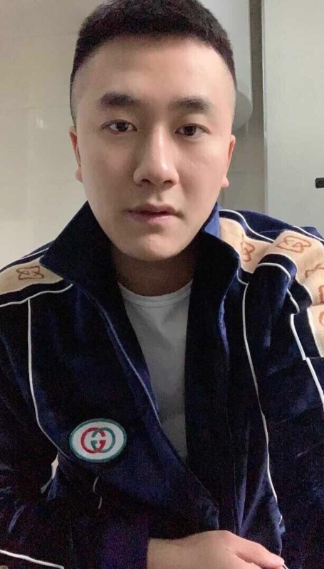 凌毅的第一张照片--上门女婿服务网