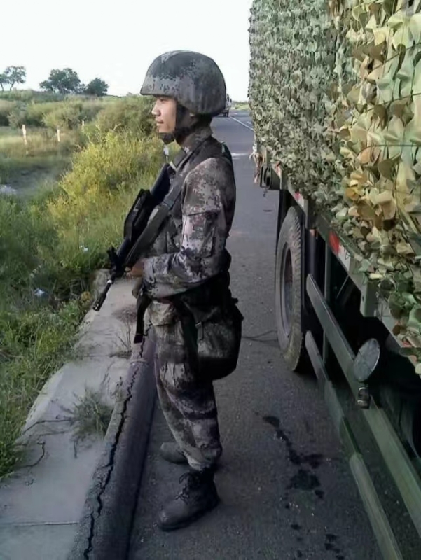 搬砖中的第一张照片--上门女婿服务网