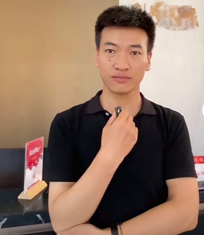 一杯梁白开的第一张照片--上门女婿服务网