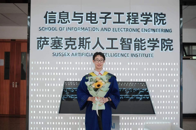 陈潇的第三张照片--上门女婿服务网