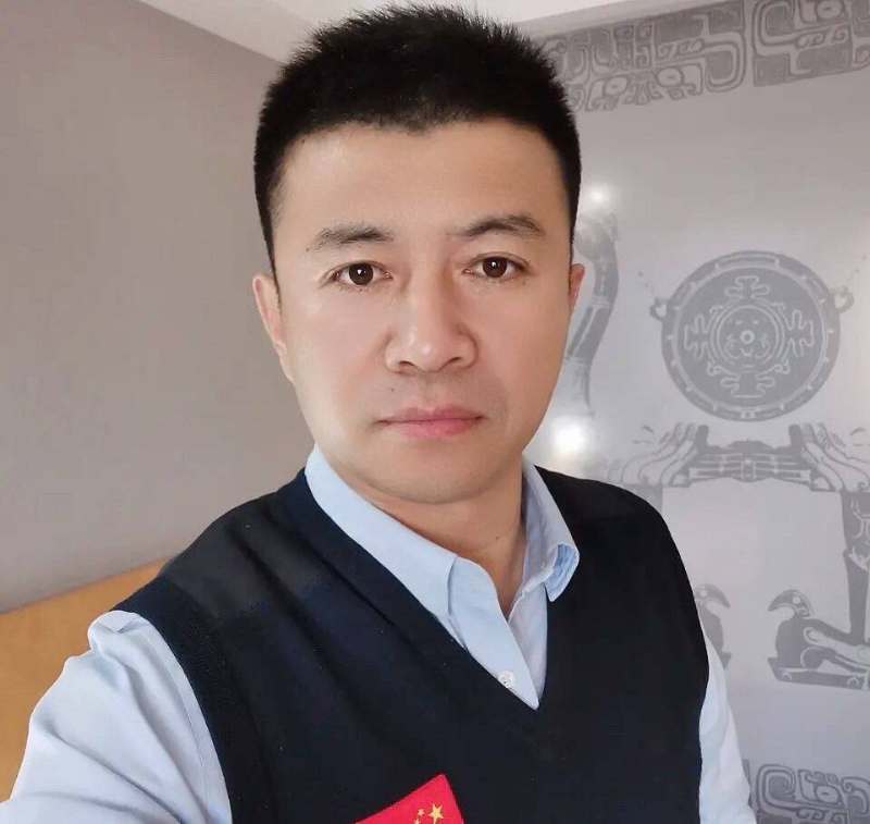 生在红旗下的第二张照片--上门女婿服务网