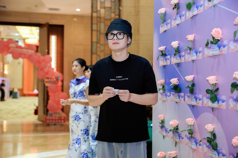 被驯服的象的第一张照片--上门女婿服务网